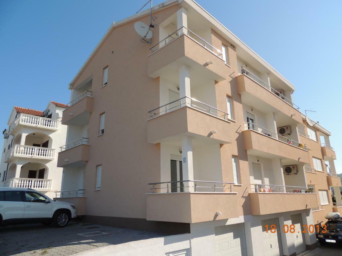 Apartments Naomi And Marsel 特罗吉尔 外观 照片